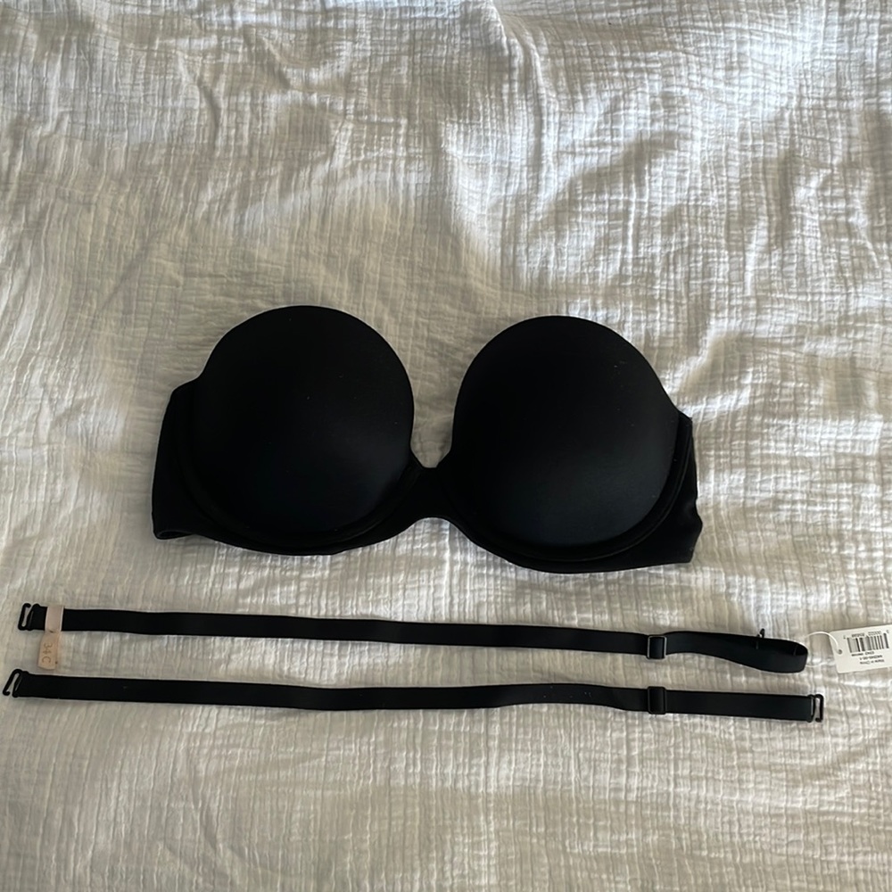 New With Tags: Black convertible strapless bra.